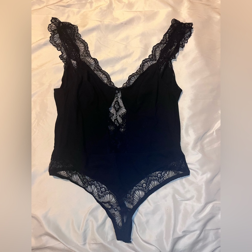 Women’s lace bustier bodysuit